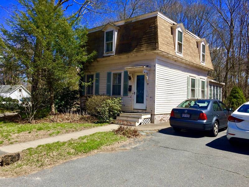 95 Towne St, North Attleboro, MA 02760