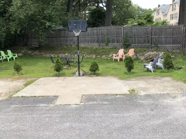 Northbridge, MA 01588,7 Overlook St #1