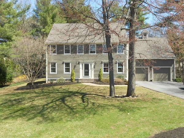 40 Hemlock Dr, Northborough, MA 01532