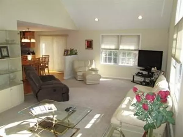 Dudley, MA 01571,6 Tobin Drive