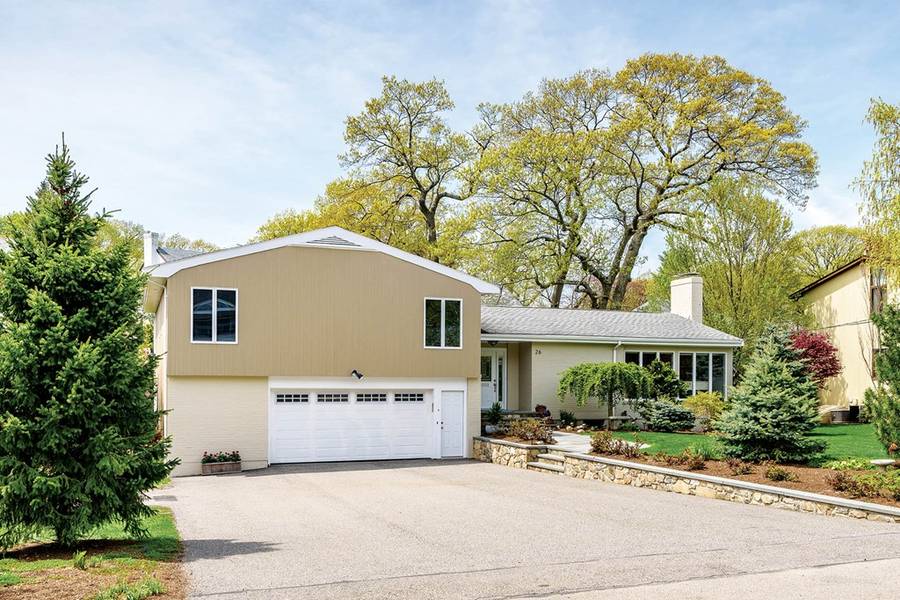 26 Marthas Lane, Brookline, MA 02467