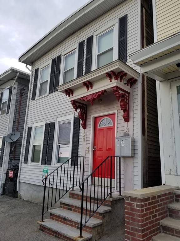 130 Concord St, Lowell, MA 01852