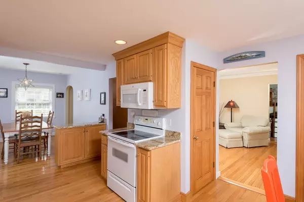 Weymouth, MA 02191,10 Hilltop Rd