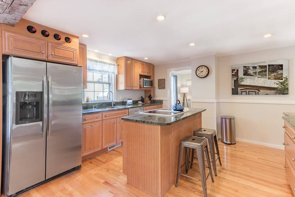 Marblehead, MA 01945,17 Elm Street