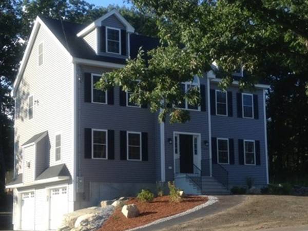 1018 Methuen St, Dracut, MA 01826