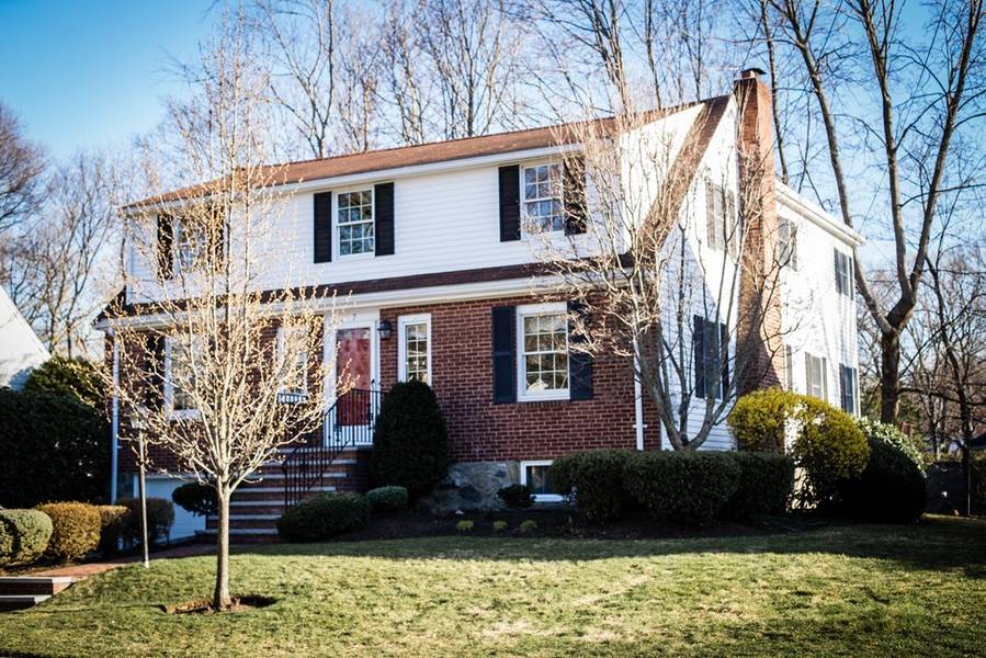 7 Glendower Rd, Melrose, MA 02176