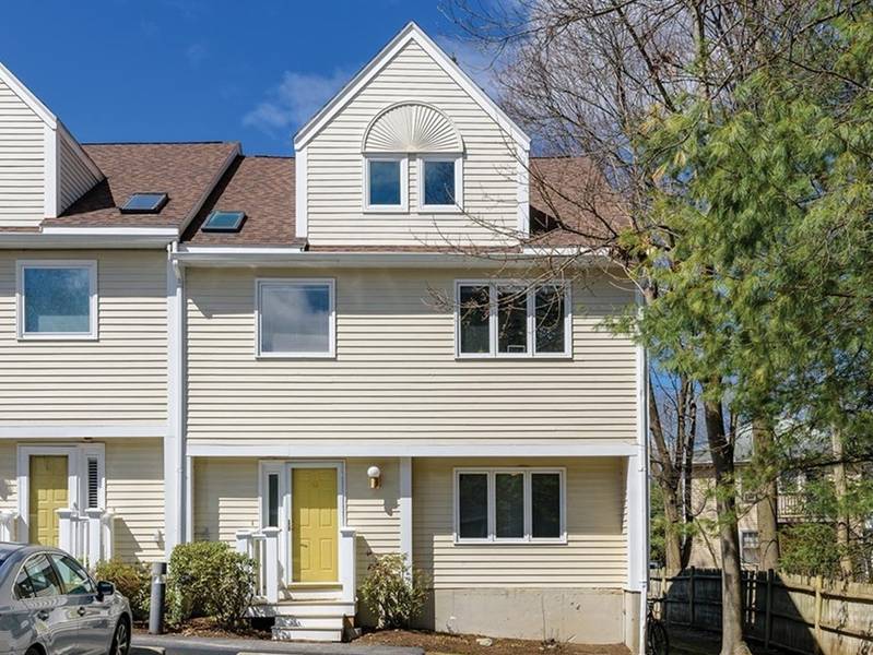 412-416 Parker St #G, Newton, MA 02459