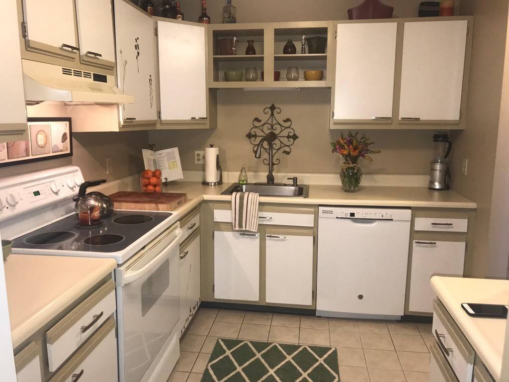 Lowell, MA 01852,1506 Gorham St #202