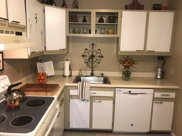 Lowell, MA 01852,1506 Gorham St #202