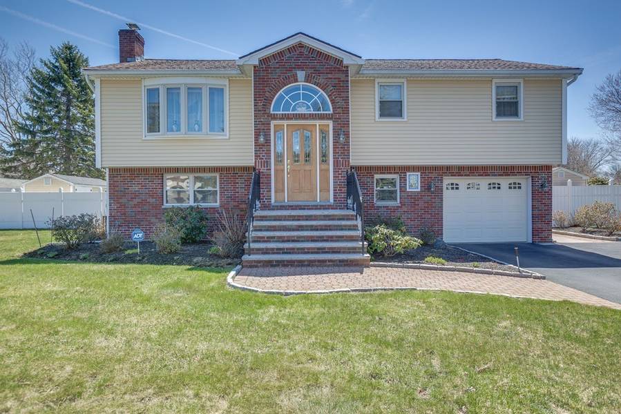 9 Heritage Way, Burlington, MA 01803