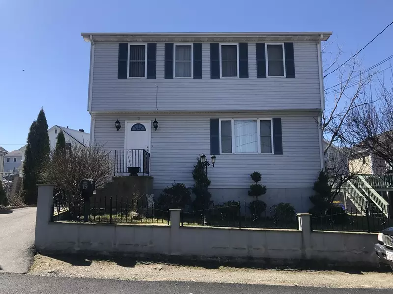 15 Douglas St, Fall River, MA 02724