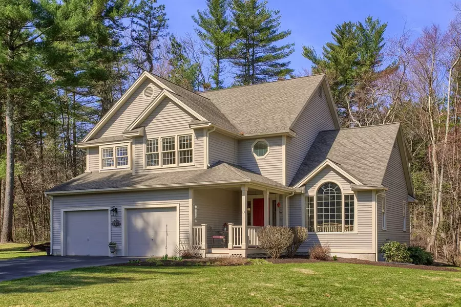 13 Woodbury Drive, Westford, MA 01886