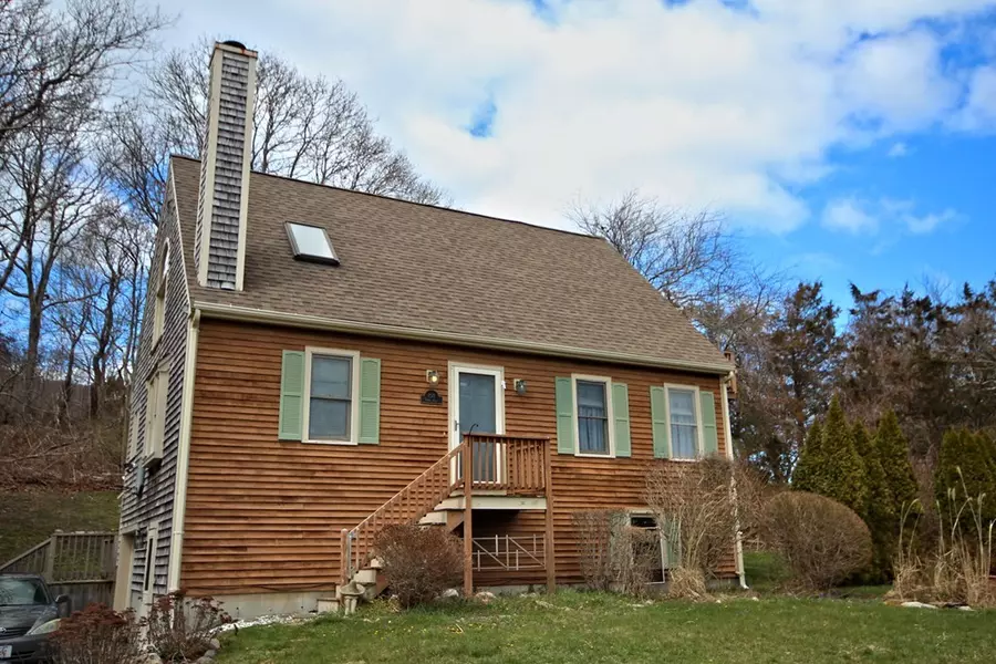 150 Manomet Point Rd, Plymouth, MA 02360