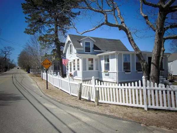 52 East Central Ave, Wareham, MA 02558