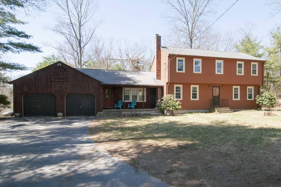 405 Chestnut St, Wrentham, MA 02093