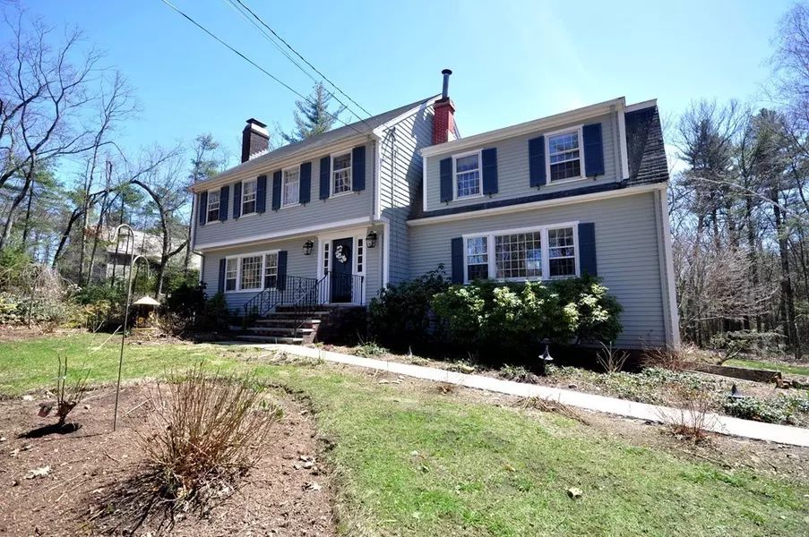 637 Westford St, Carlisle, MA 01741