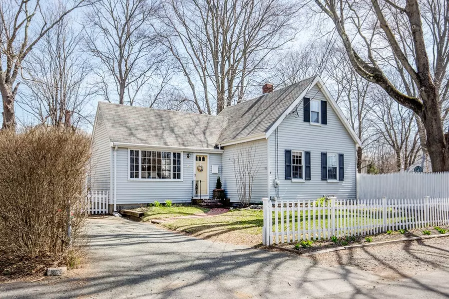 11 Rust Street, Hamilton, MA 01982