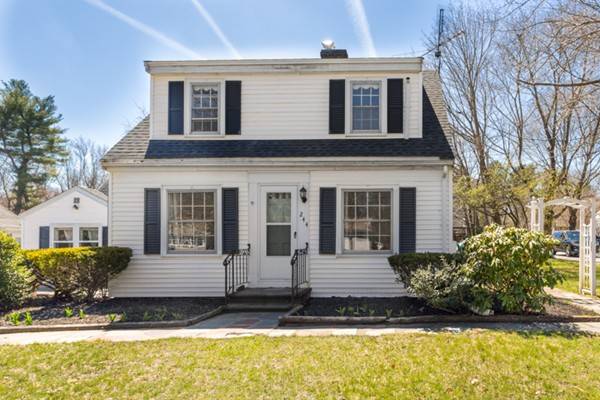 244 South St, Holbrook, MA 02343