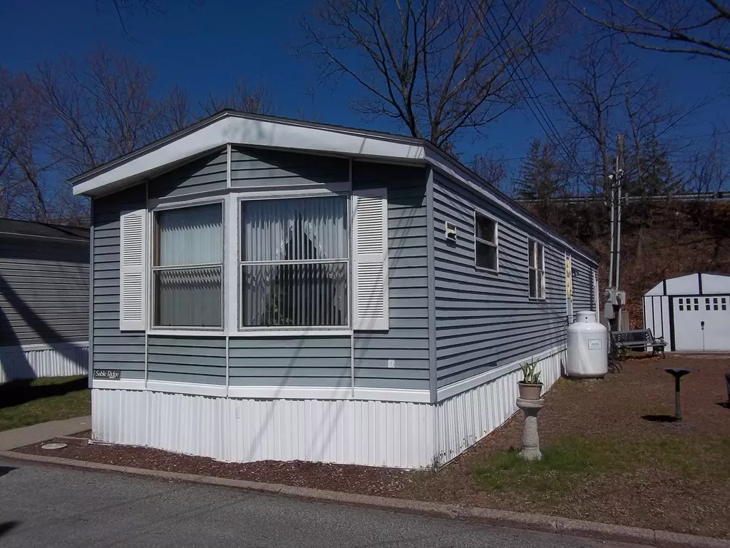 Pawtucket, RI 02861,548 Kenyon Avenue #U#4