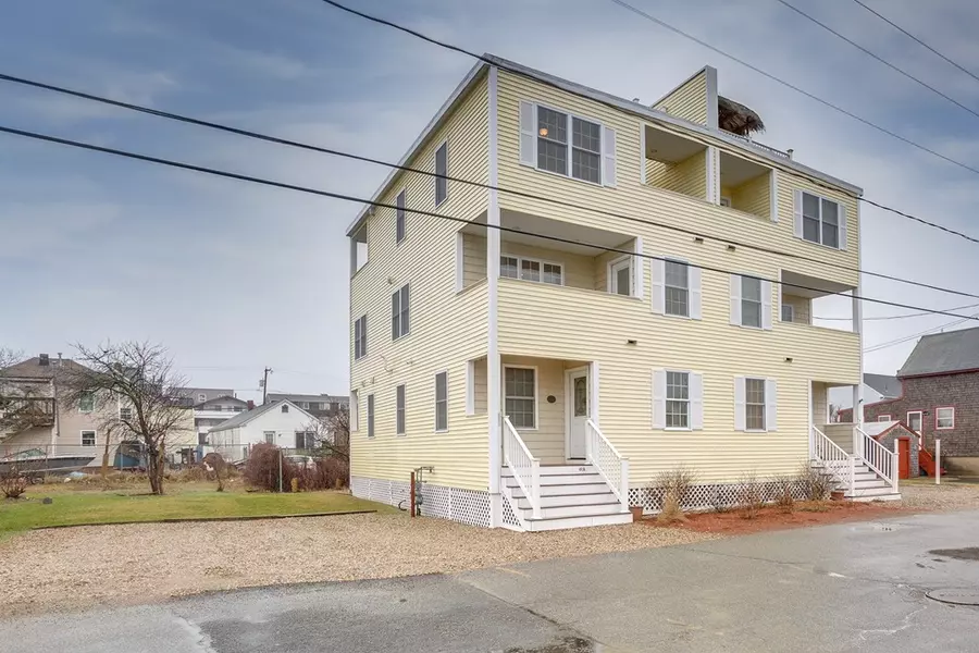 61 Cable Ave #A, Salisbury, MA 01952