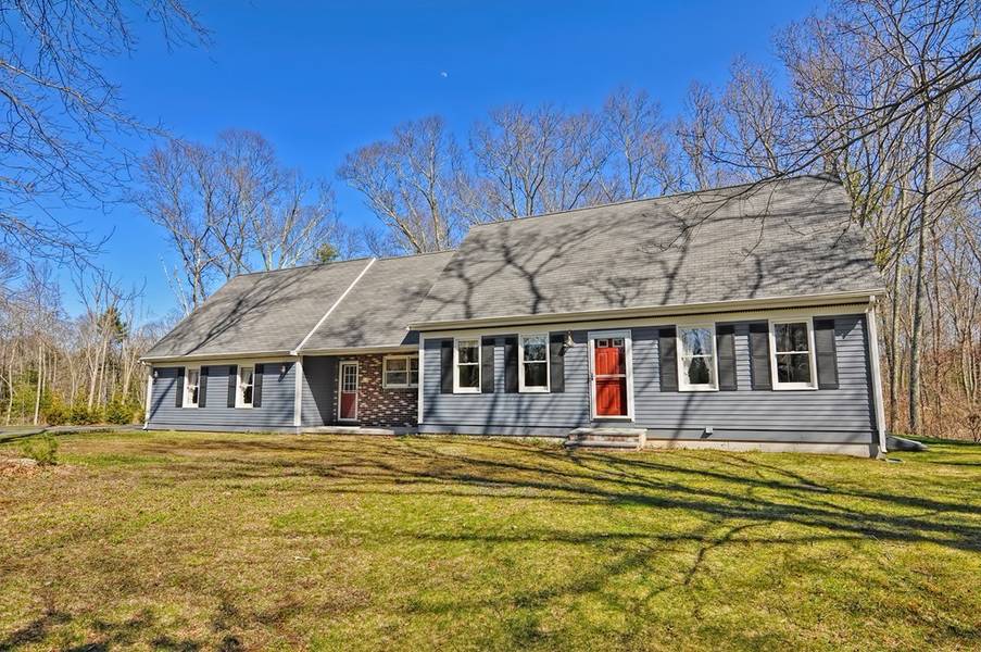 133 Chestnut St, Rehoboth, MA 02769