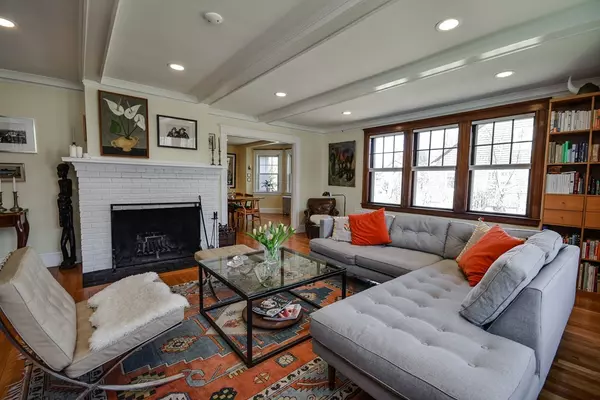 Needham, MA 02492,711 Webster St