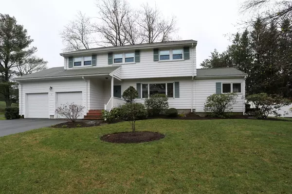 9 Brooks Rd, Wayland, MA 01778
