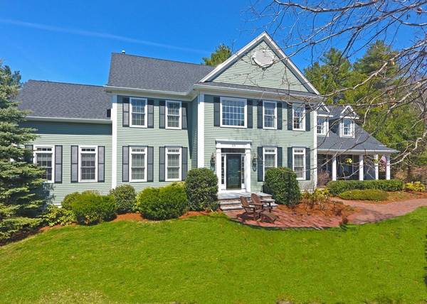 29 Eastmount Rd, Medfield, MA 02052