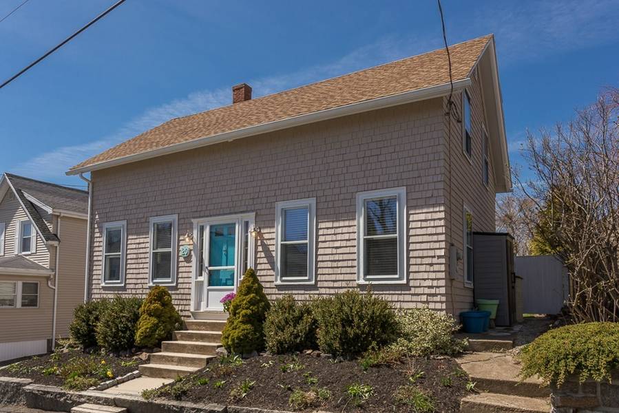 20 Hammond St, Gloucester, MA 01930