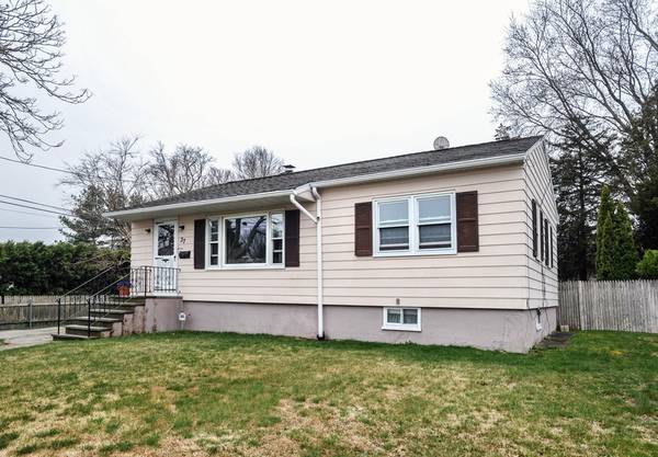 37 Howard St, Dartmouth, MA 02747