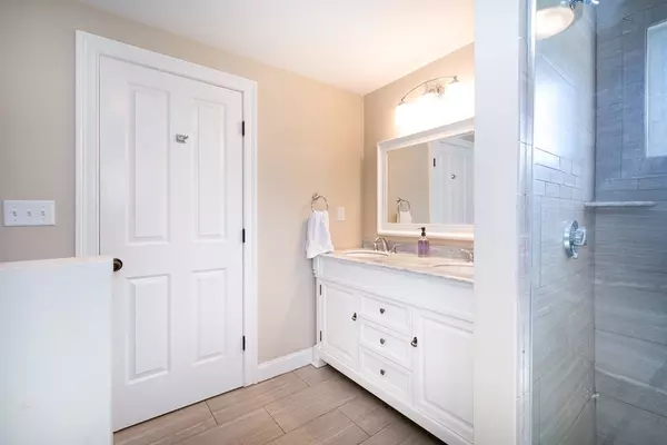 Scituate, MA 02066,83 Hatherly Rd