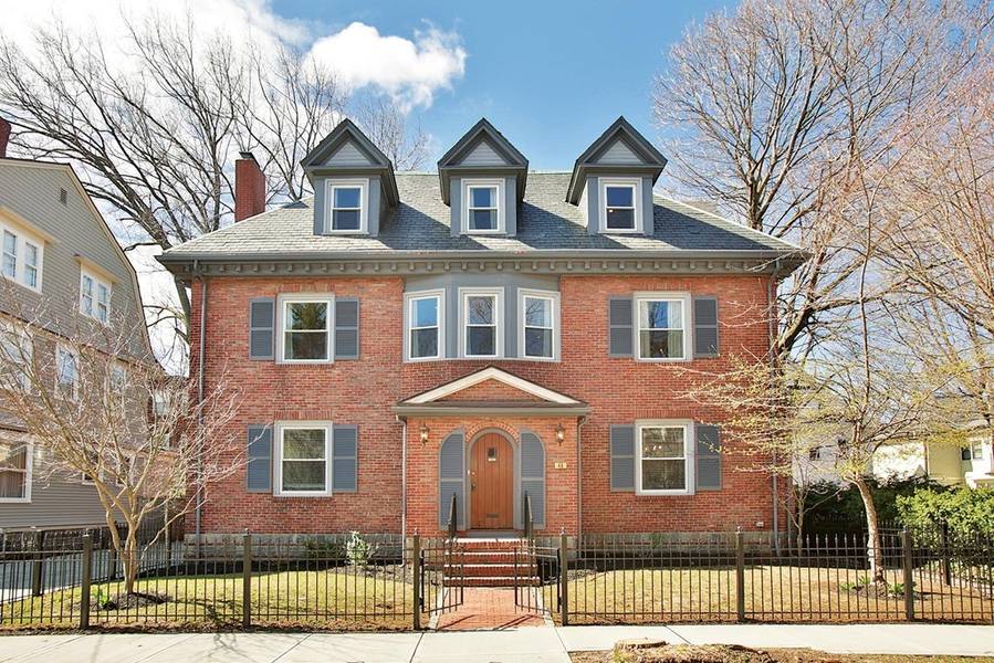 48 Manchester Rd, Brookline, MA 02446