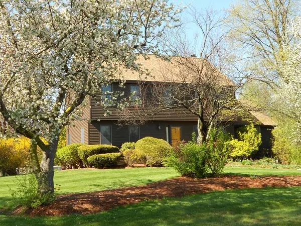 10 Tanglewood Drive, Chelmsford, MA 01824
