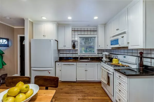 Weymouth, MA 02191,53 Colonial Rd