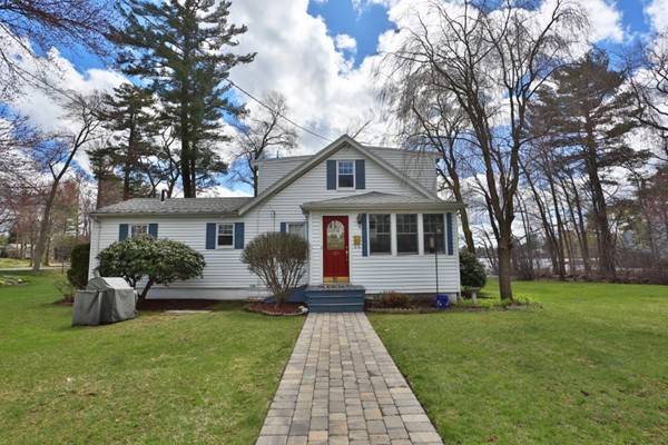 126 Oak Ridge Terrace, Lynnfield, MA 01940