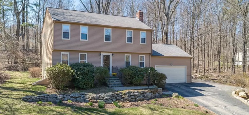 8 Valentine Rd, Hopkinton, MA 01748