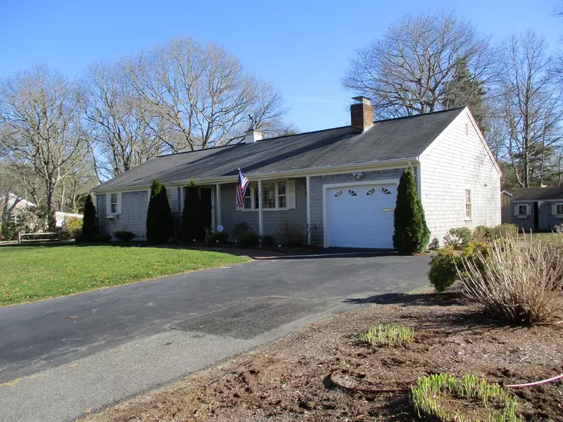 15 Sullivan Rd, Yarmouth, MA 02673