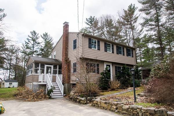 Medfield, MA 02052,98 Granite St