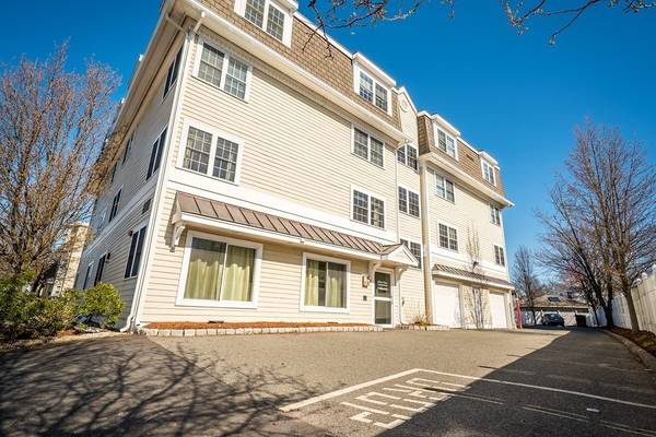 31 Elliott St #2C, Beverly, MA 01915