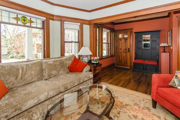Watertown, MA 02472,17 Commonwealth Road #1