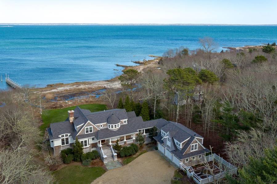 7 Hiller's Cove Lane, Mattapoisett, MA 02739