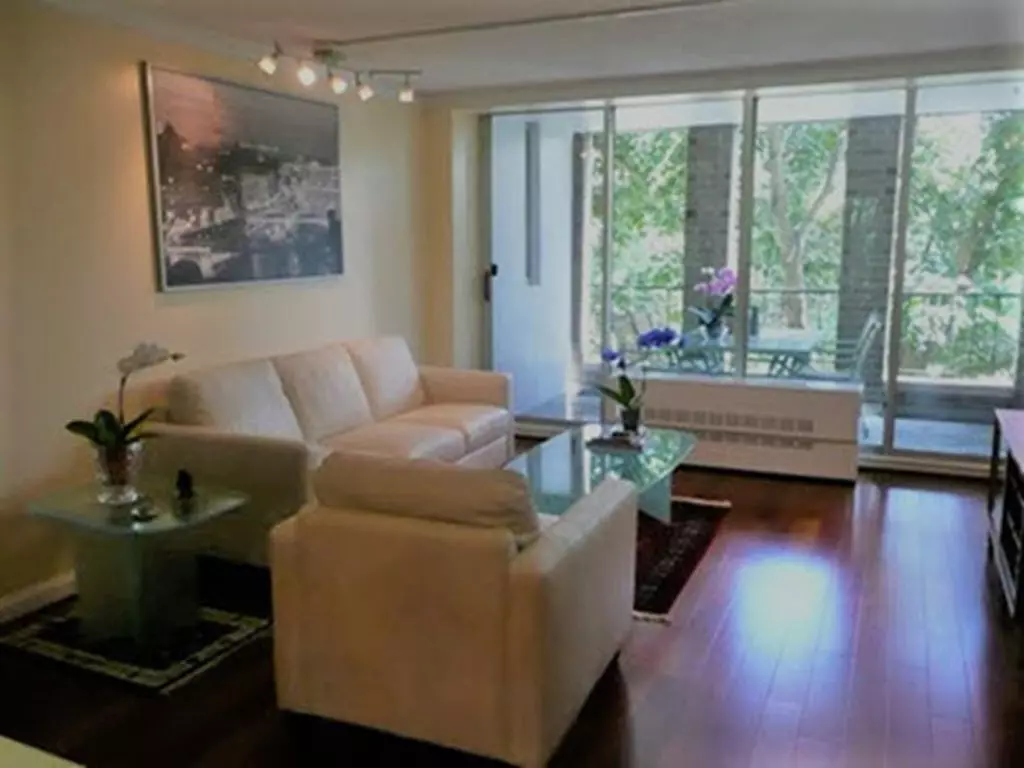 Brookline, MA 02445,33 Pond Ave #321