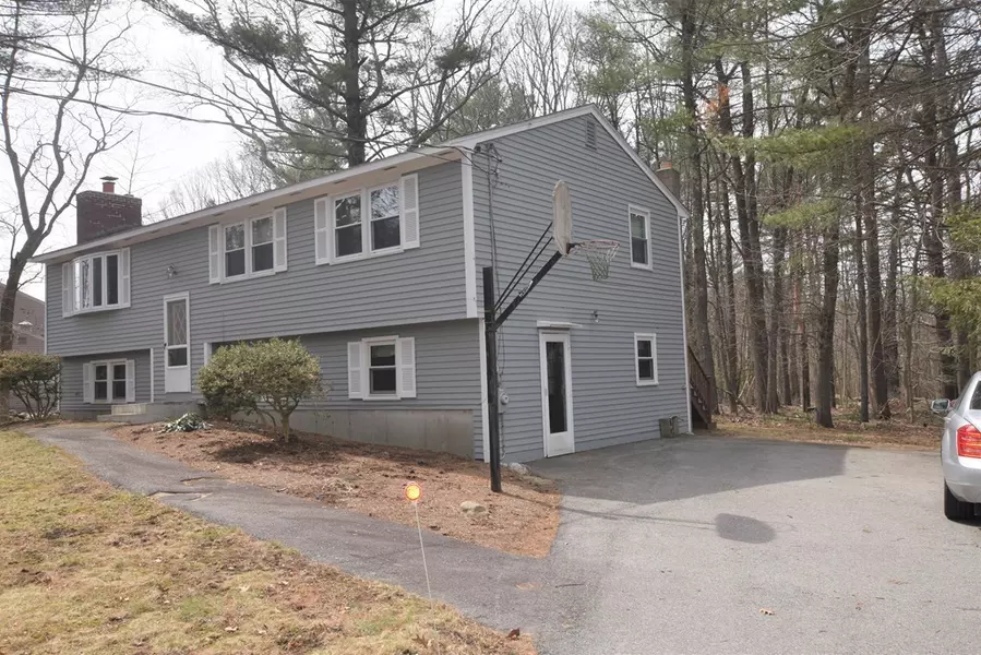 56 Mohawk Dr, Acton, MA 01720