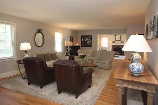 Rochester, MA 02770,23 Hiller Road