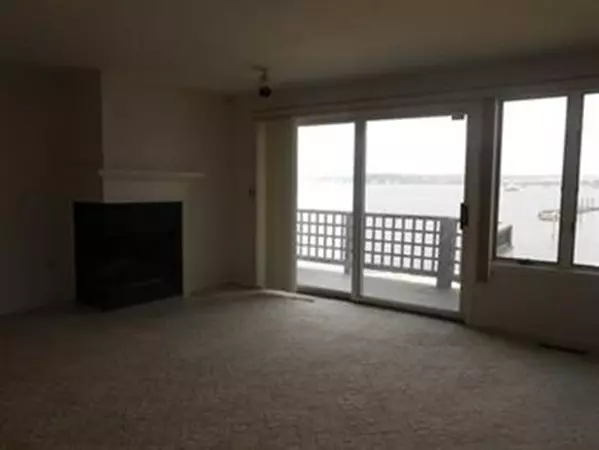 Fall River, MA 02721,700 Shore Drive #308