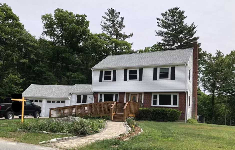 65 Norfolk Rd, Holbrook, MA 02343