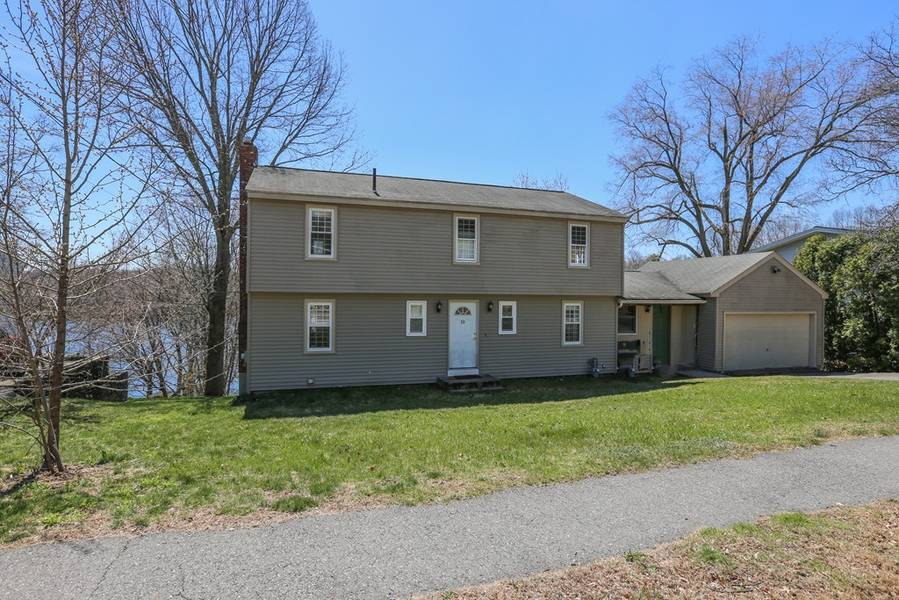 53 Ft Meadow Dr, Hudson, MA 01749