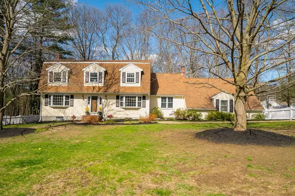 70 Indian Hill Rd, Medfield, MA 02052