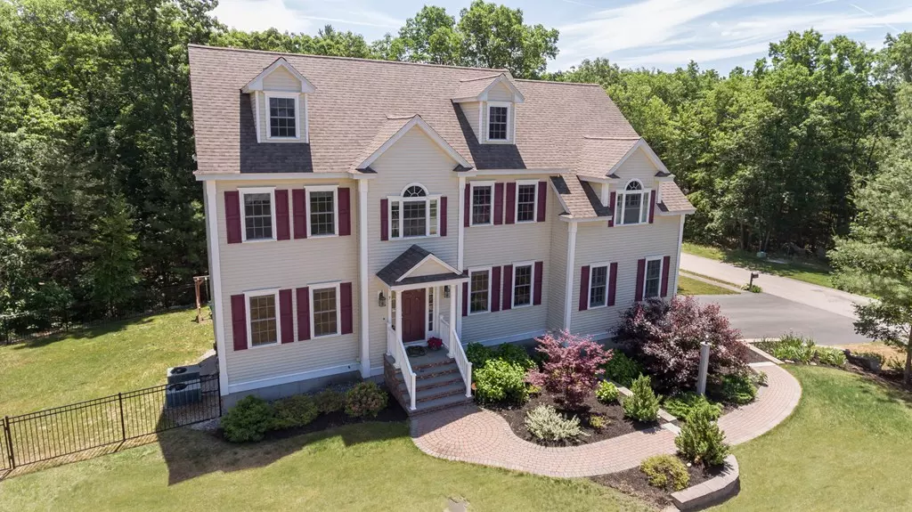 Groton, MA 01450,7 Paugus Trail