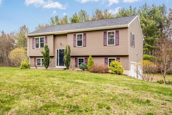 461 Howe St, East Brookfield, MA 01515